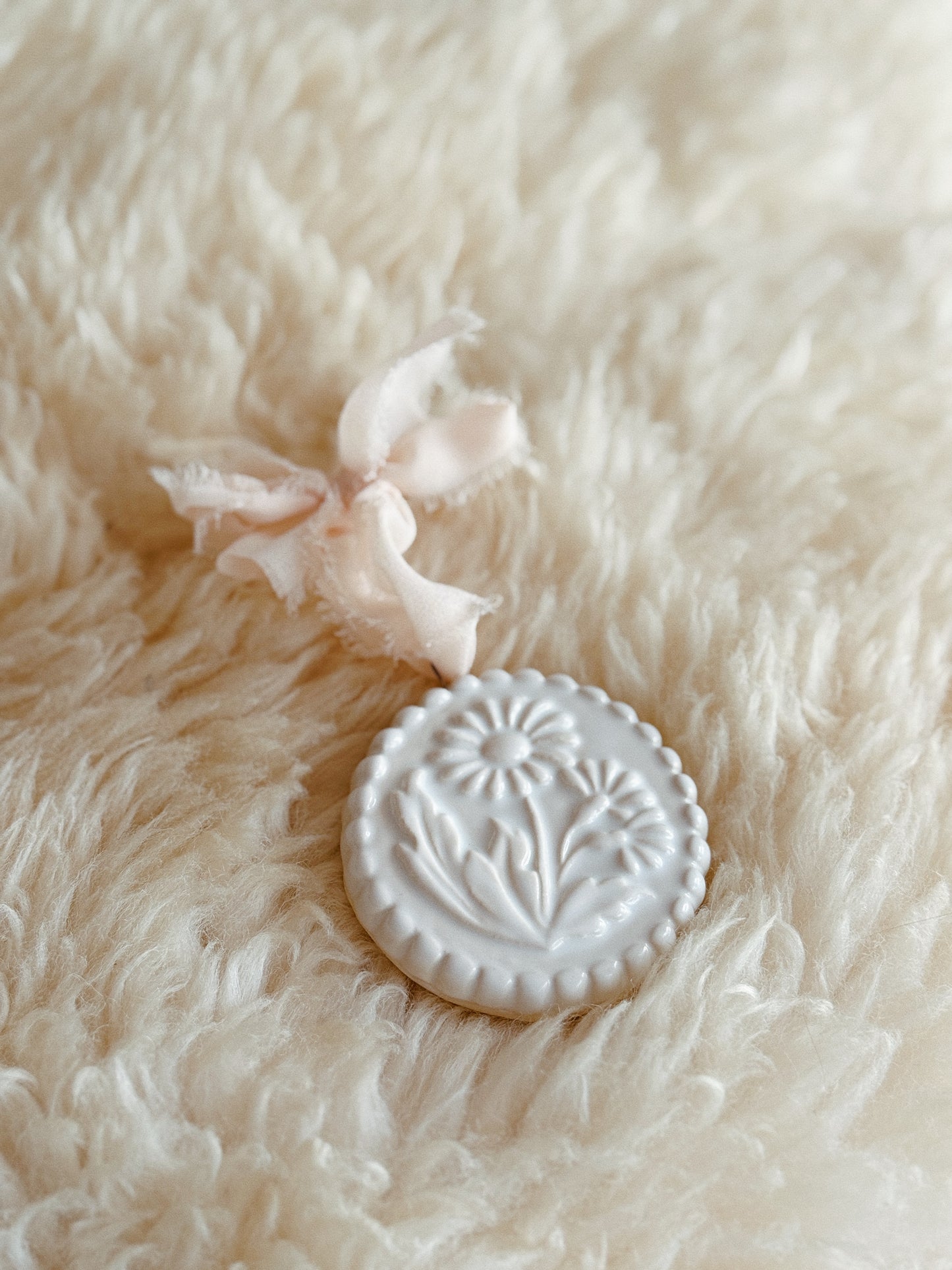 Ornament | 22k Gold Daisies